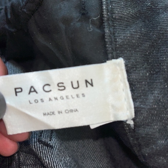 Pacsun Mom Shorts Womens
23 Black Denim Raw Hem
Distressed Cuffed Hem 5
Pocket - Picture 5 of 5